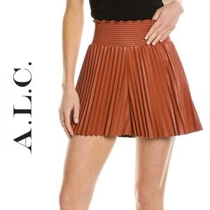 NWT💕A.L.C. Bondi Pleated Elastic Pull-On Short in Russet Size 10